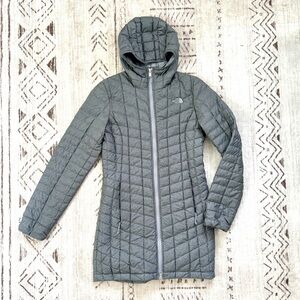 The North Face Women's Grey Thermoball Hooded Jacket size: XS Like New